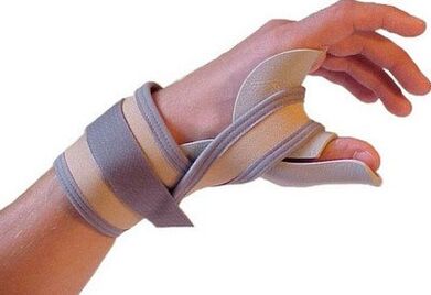 Fixing the thumb of the hand for injury